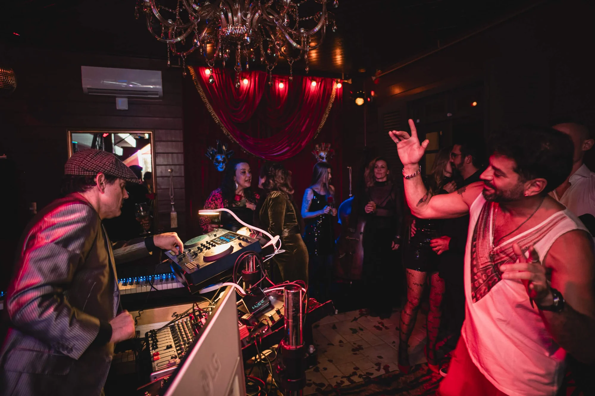 Dance floor, music and guests during an experience at Cabaret Le Luxe
